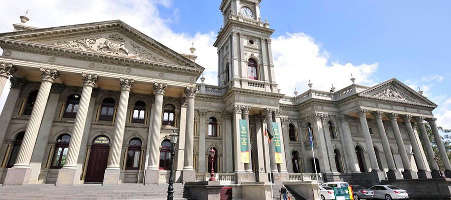 Photograph of Fitzroy Town Hall.
